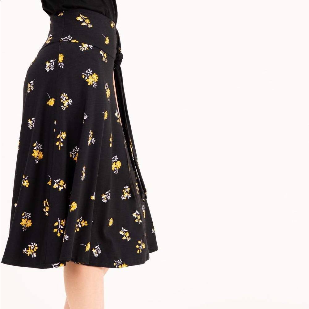 Agnes & Dora Side Sash Skirt Petite Bouquet Black New with tags